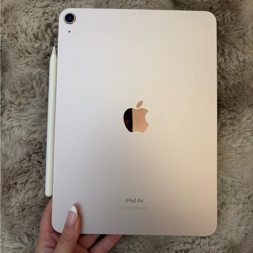 Apple IPad Air M1 11” with Apple Pencil 2nd Generation and Keyboards